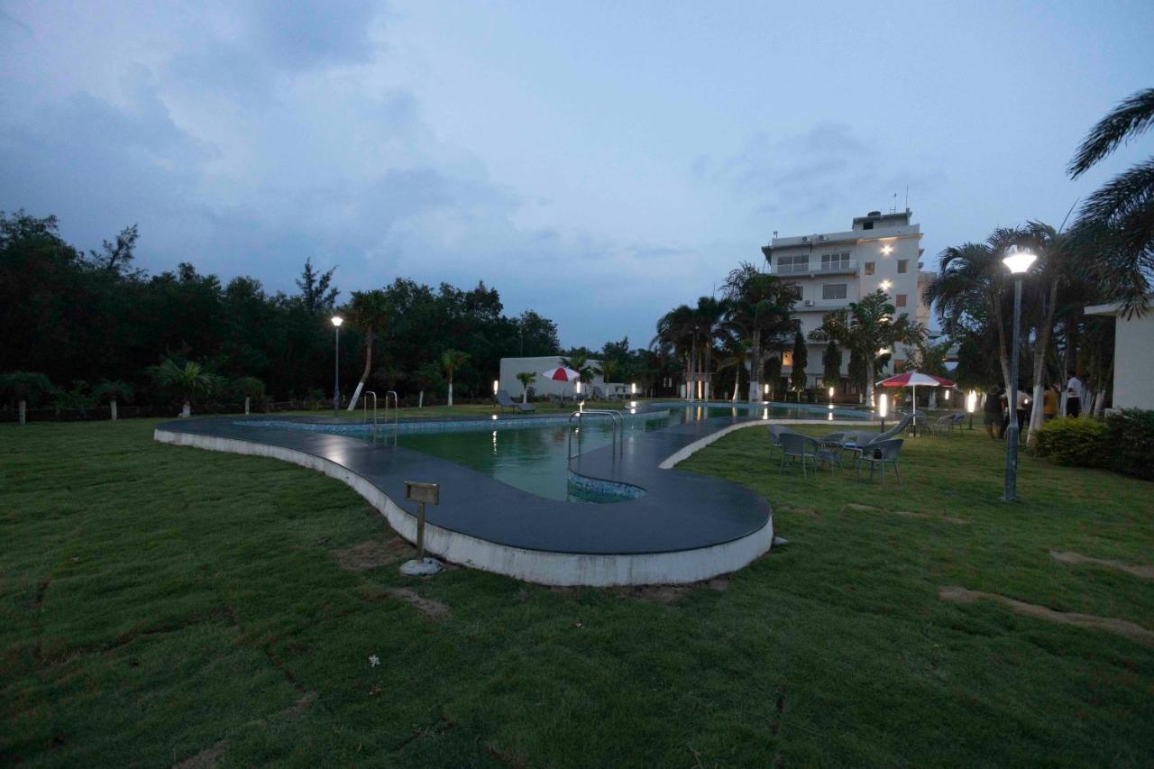 Samudra Resorts And Spa 푸리 외부 사진