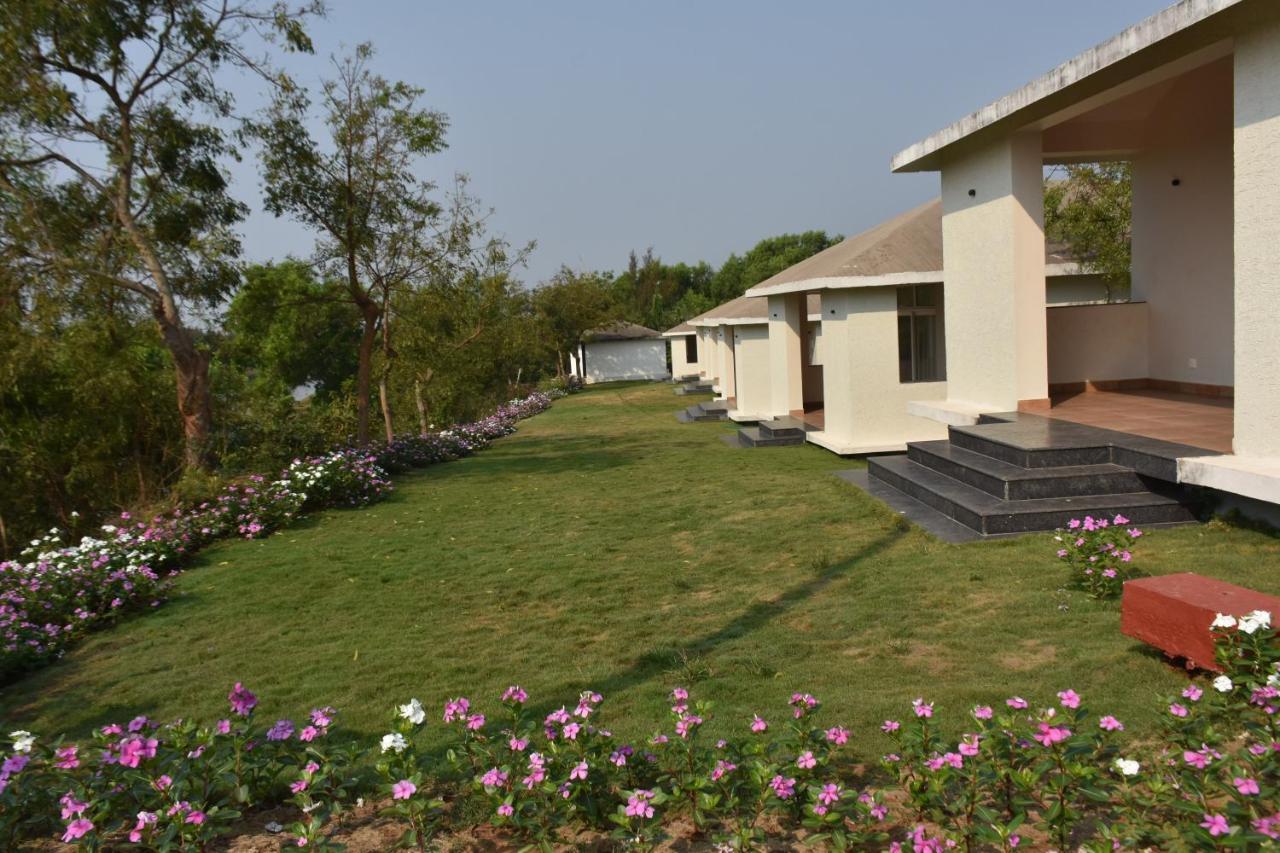 Samudra Resorts And Spa 푸리 외부 사진